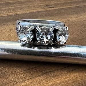 French KANDE~Classic Three-Stone Silver Ring with Clear Crystals